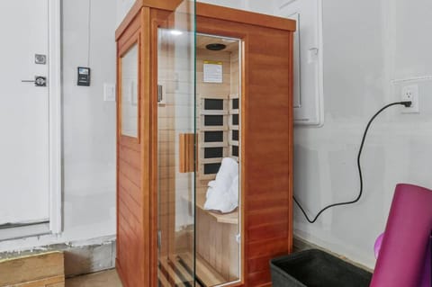 3br W King Bed, Sauna, Parking-6 Min To Olde Town House in Arvada