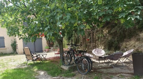 Les Marronniers Charmant petit appartement a La Tour d'Aigues Vaucluse Apartment in French Riviera