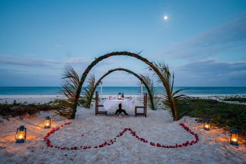 Restaurant/places to eat, Beach, Sea view