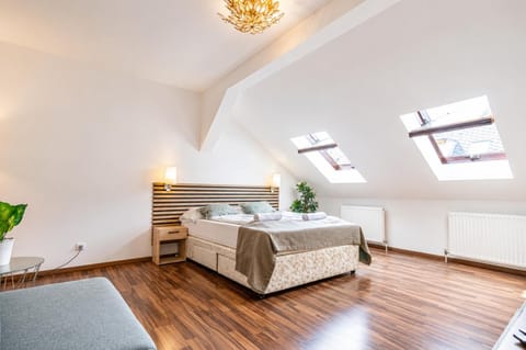 Property building, Bed, Bedroom, towels
