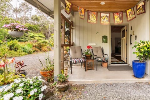 The Alala at Stained Glass Cottages Bed and Breakfast in Volcano