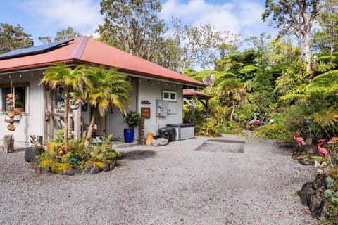 The Alala at Stained Glass Cottages Bed and Breakfast in Volcano