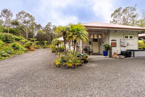 The Alala at Stained Glass Cottages Bed and Breakfast in Volcano