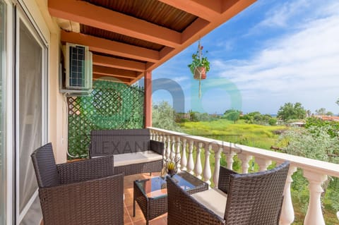 Spring, Day, Natural landscape, Summer, Garden, View (from property/room), Balcony/Terrace, Seating area, Garden view
