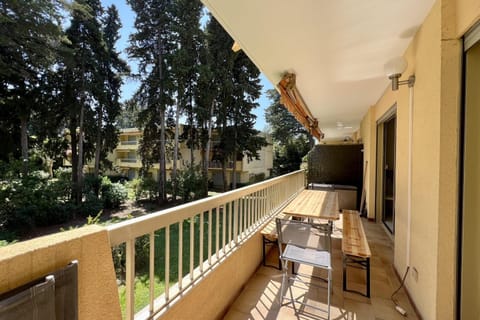 Apartment with pool near the sea Apartment in Antibes