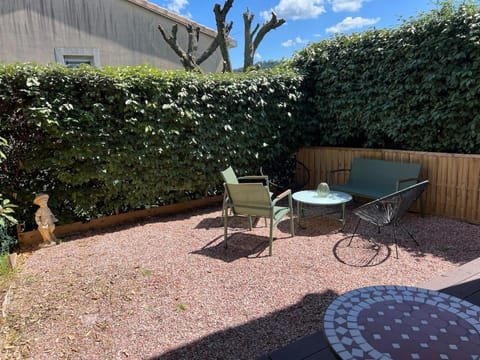 Garden, Balcony/Terrace