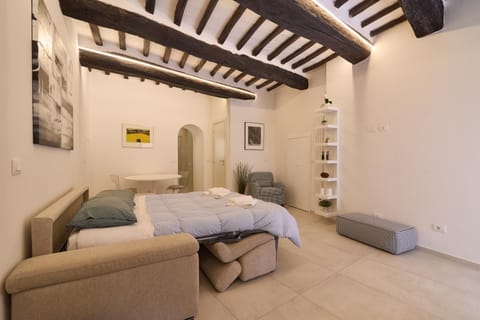 Bed, Living room, Photo of the whole room, Seating area, Bedroom