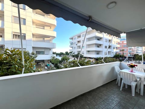 Sea View Apartment in Velipoja,Kompleksi Fishta Apartment in Montenegro