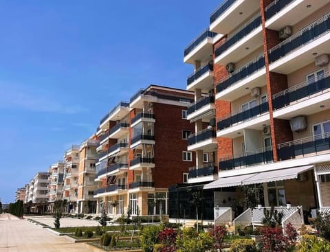 Neighbourhood, Location