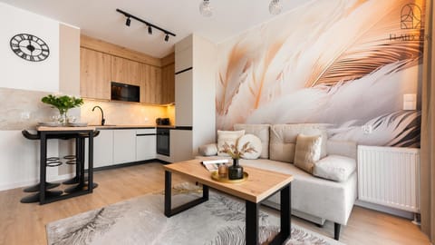 Kitchen or kitchenette, Living room, Photo of the whole room, Seating area, Dining area, microwave, oven