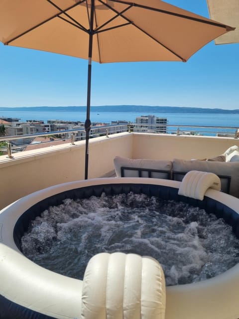 Hot Tub, Sea view