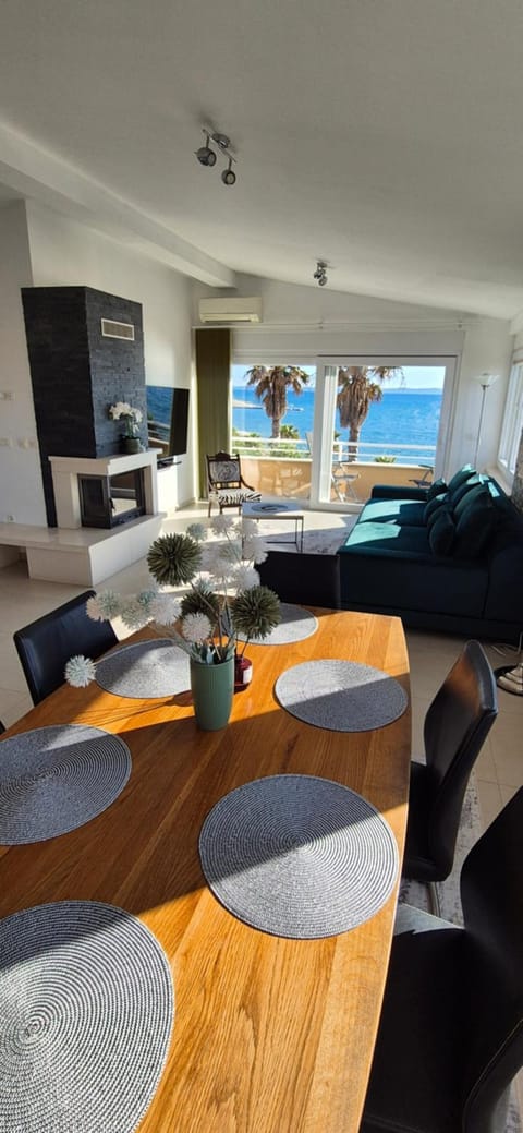 Living room, Dining area, Sea view