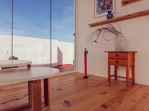 Balcony/Terrace, Living room, Quiet street view