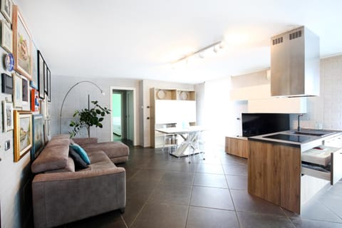 Day, TV and multimedia, Coffee/tea facilities, Kitchen or kitchenette, Living room, Seating area, Dining area, Evening entertainment, Time of day, dishwasher, internet, pet friendly, stove, air conditioner, air conditioner