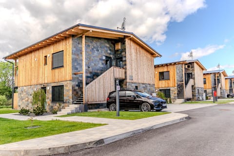 Property building, Street view, Location