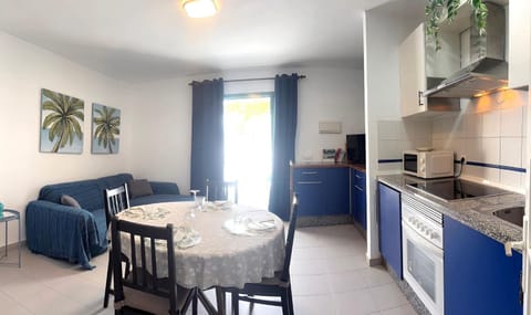 Decorative detail, Dining area, microwave, oven, kitchen