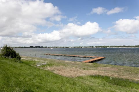 Glamping De Zuidvliet Nr 18 Luxury tent in Wolphaartsdijk