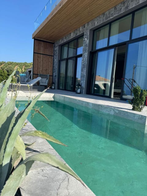 5 bedrooms 5 bathrooms LUXURY House with pool Villa in Halkidiki