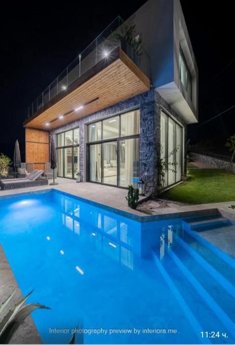 5 bedrooms 5 bathrooms LUXURY House with pool Villa in Halkidiki