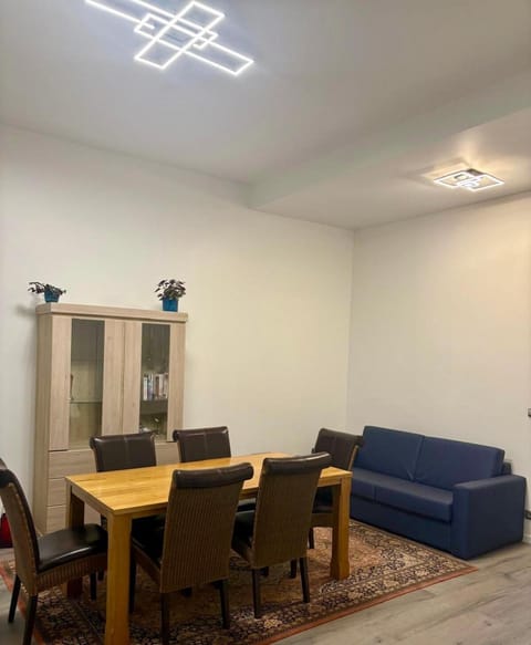 Modern 1 bedroom and sofa bed stay Apartment in Brussels