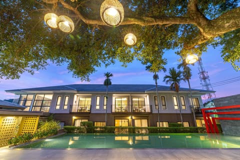 Property building, Night, Garden, Garden view, Pool view, Swimming pool