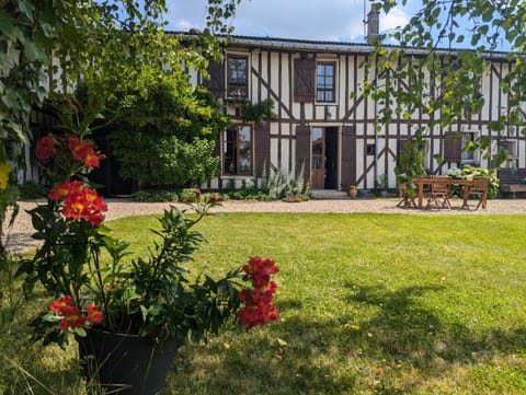 Property building, Natural landscape, Garden