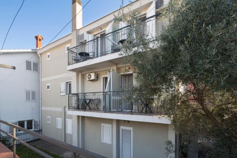 Property building, Day, View (from property/room), Balcony/Terrace