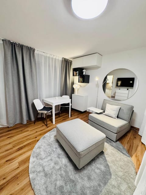 Living room, Photo of the whole room, Seating area, Dining area