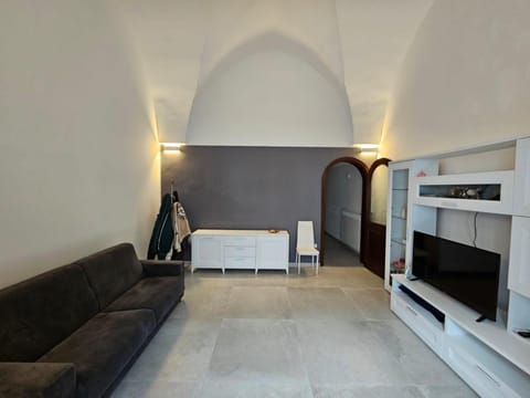 Communal lounge/ TV room, TV and multimedia, Seating area