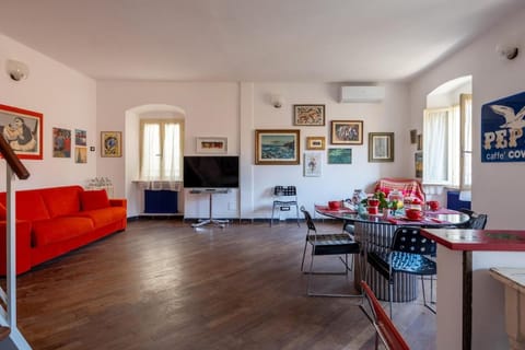 TV and multimedia, Living room, Dining area, Evening entertainment, air conditioner