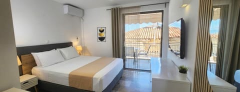 Bed, TV and multimedia, Bedroom, air conditioner