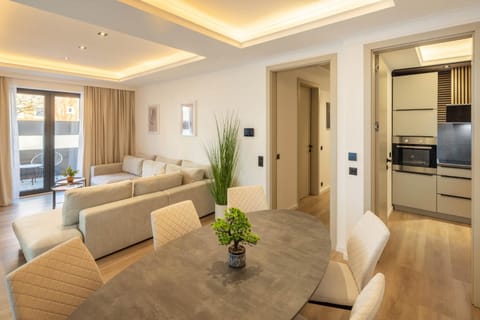 Living room, Dining area