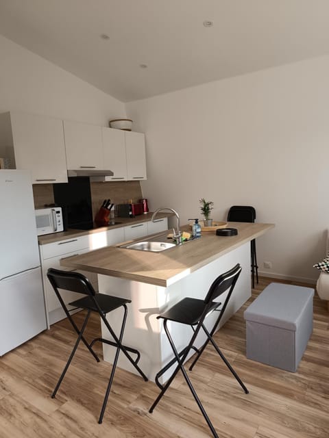 Appartement F1 Apartment in Île-de-France