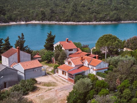 Property building, Nearby landmark, Natural landscape, Bird's eye view