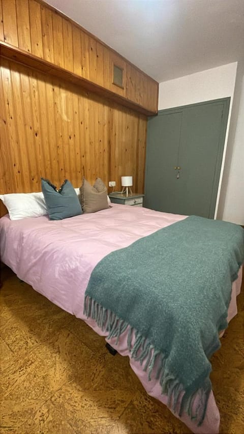 Bed, Photo of the whole room, Bedroom, heating