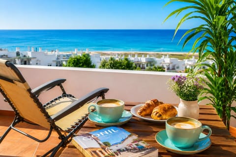 Property building, Off site, Landmark view, Sea view, Sunrise, Sunset, Quiet street view, sunbed