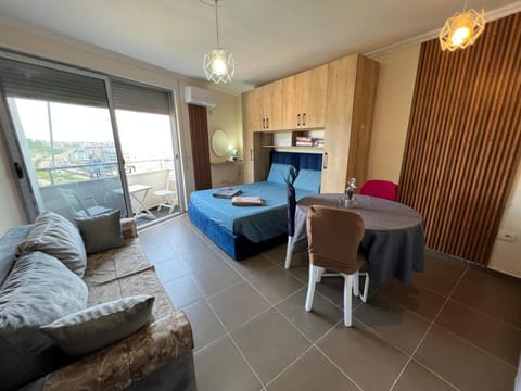 Bed, Living room, Photo of the whole room, Dining area, Bedroom