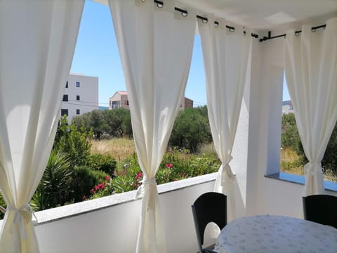 Apartments Dora Bibinje, 30 m from the sea Apartment in Šibenik-Knin County, Croatia