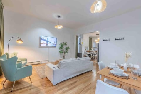 Living room, Photo of the whole room, Seating area, Dining area