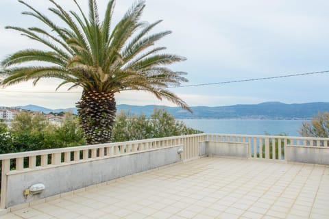 Property building, Balcony/Terrace, Sea view
