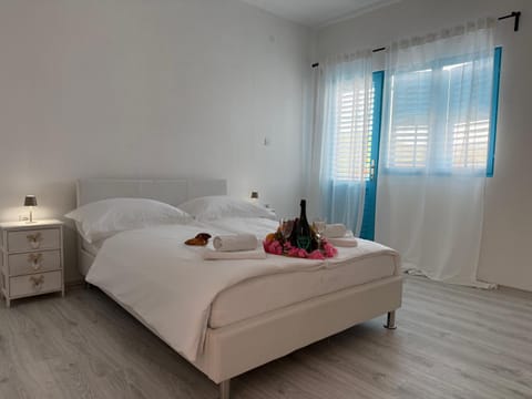 Mediterranean Blue Escape - 3BR Apartment with Balcony & Sea View Apartment in Šibenik-Knin County, Croatia