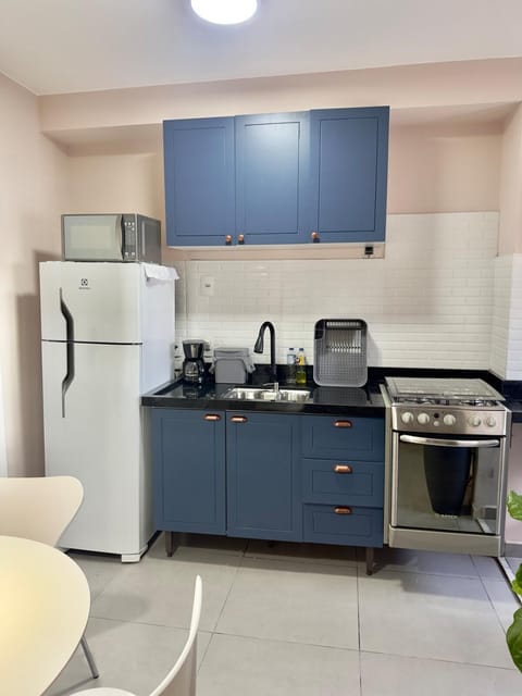 Coffee/tea facilities, Kitchen or kitchenette, oven, stove, toaster