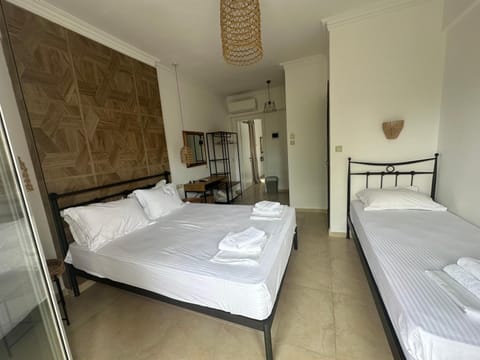 Bed, Photo of the whole room, Bedroom, towels, wardrobe