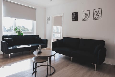 Stylish 3BR Stay by Hampden No 161 with Free Parking Apartment in Glasgow