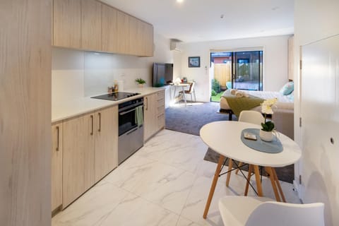 Kitchen or kitchenette, Living room, Seating area, Dining area, dishwasher, oven, stove