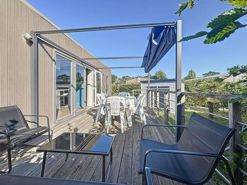 Mobil-home spacieux 6 pers, 3 ch, 2 sdb, proche plage - FR-1-361A-98 House in Jullouville