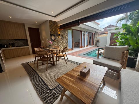 Living room, Seating area, Dining area, kitchen