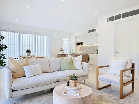 TV and multimedia, Living room, Seating area, heating, air conditioner