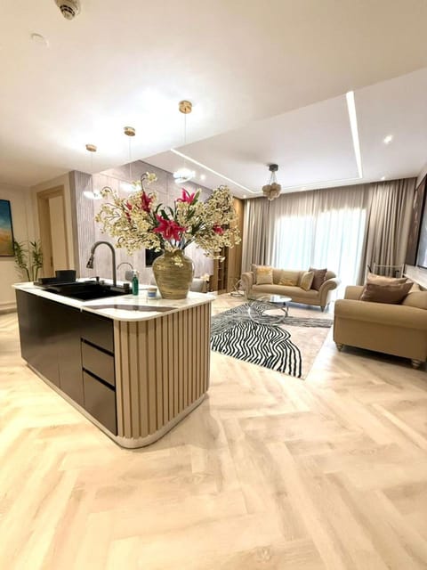 Kitchen or kitchenette, Living room