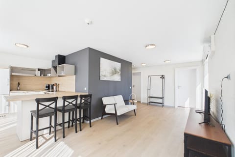 TV and multimedia, Kitchen or kitchenette, Living room, Evening entertainment, minibar, air conditioner